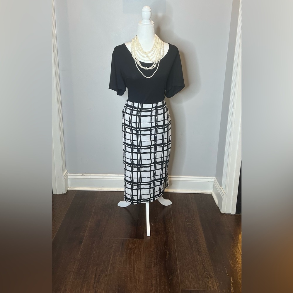 Women’s skirt (Alex & Olivia)